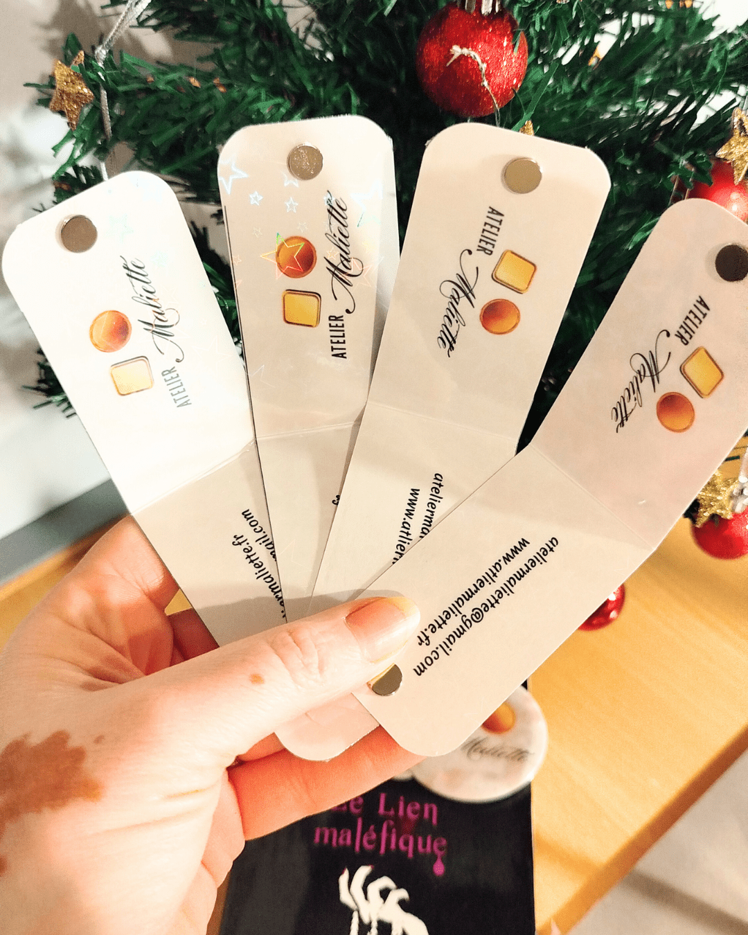 Marque - page magnétique – Élégance & douceur pour vos lectures - Atelier Maliette